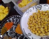 A picture of step 2 of Papri chana chat.