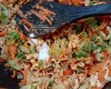 Foto langkah ke 4 dari resep Mie Instan Noodle Huck.