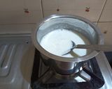 A picture of step 2 of Rusk milk custard pudding.