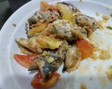 A picture of step 7 of Aninikad / Seasnail Garlic Butter Stirfry.