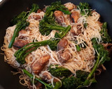 Foto del paso 9 de la receta: Fideos de arroz con pollo y brócoli