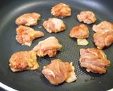 蒜香辣炒雞肉櫛瓜麵(減醣)的食譜步驟2照片