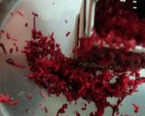 A picture of step 1 of Beetroot cutlet.