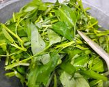 Foto langkah ke 2 dari resep Tumis Kangkung.