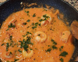 Foto del paso 2 de la receta: Fideuá rápida con guisantes, calamares y gambas