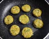 A picture of step 7 of Broccoli tikki (patties).