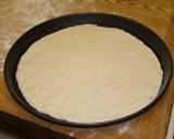 Sonkás, gombás pizza recept fázis 4 fotója