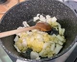 Une image de l'étape 7 de Conserve de concassée de tomates, ail, basilic et oignon blanc.