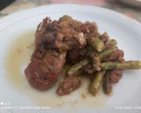 Foto del paso 5 de la receta: Pollo al ajillo y espárragos verdes