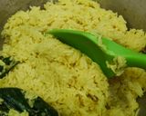 Foto langkah ke 4 dari resep Lemper Kuning Ayam Pedas Manis.