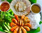 Hình bước làm 4 của món Tôm, thịt luộc cuốn bánh tráng