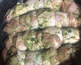 Foto del paso 3 de la receta: Muslos rellenos con salsa!