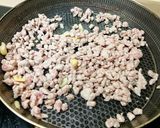 雙椒味噌香菇肉燥的食譜步驟2照片