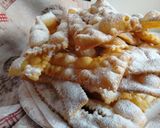 Foto del passaggio 4 della ricetta Chiacchiere (o frappè) di carnevale