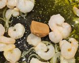 Foto del paso 3 de la receta: Mafaldine con gambas, setas, espárragos y crujiente de pistachos
