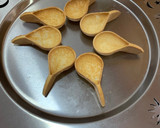 Foto del paso 1 de la receta: Crujiletas de salmón con vinagreta de miel y caviar