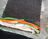 Foto del paso 2 de la receta: Sushi de pollo, palta y queso