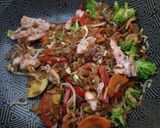 Foto del paso 5 de la receta: Salteado de verduras con trucha