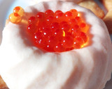 Foto del paso 13 de la receta: Aperitivo de panna cotta de trucha ahumada sobre galletas parmesanas