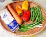 Hình bước làm 2 của món Mì UDON tươi xào rau củ