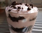 A picture of step 5 of Oreo Parfait.