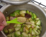 Foto del paso 6 de la receta: Codillo o chambarete de cerdo entomatado (tomate verde)