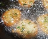 A picture of step 3 of Sabudana potato vada.