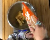 Une image de l'étape 1 de Cookie XXL kinder smarties et chamallow.