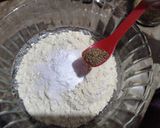A picture of step 1 of Crispy pakorey.