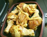 Hình bước làm 2 của món Đùi gà ngũ vị chiên