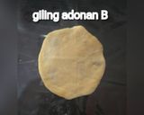 Foto langkah ke 4 dari resep Bolen pisang coklat keju (takaran sendok).