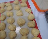 Foto langkah ke 2 dari resep Roti Donat goreng isi ayam suwir super duper lembut 👍.