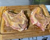 Une image de l'étape 2 de Côtes de porc marinées au four.