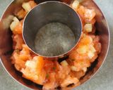 Foto del passaggio 4 della ricetta Tartare di Salmone con Olio di Spinaci e Fiori Eduli