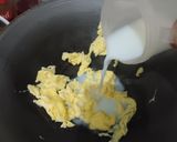 Foto langkah ke 3 dari resep Scrambled egg.