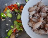 Foto langkah ke 3 dari resep Tumis Cumi Telor & Pete by jesslyn orlane.