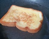 รูปขั้นตอนการทำที่ 2 ของ ขนมปังไข่กะทะ 🍞🥚🍳