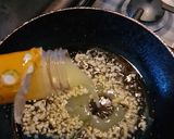 Foto del paso 2 de la receta: Medallon de atún sellado con yuca al mojo