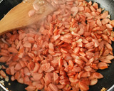 Foto del paso 4 de la receta: Pasta tricolor a la carbonara con salchichas a mi manera