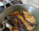 Foto langkah ke 3 dari resep Mangut Ikan Lele 예르다🥘.