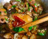 Hình bước làm 3 của món Cá lóc và thịt ba chỉ kho tiêu
