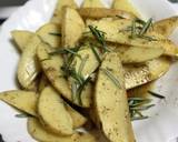 Rosemary Flavoured Baked Potato Wedges recipe step 1 photo