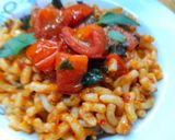 صورة لخطوة 3 من وصفة معكرونة بالطماطم🍅 والريحان