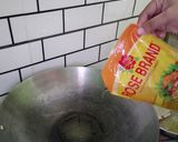 Foto langkah ke 2 dari resep Mie Goreng Simpel.