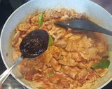 รูปขั้นตอนการทำที่ 4 ของ ผัดพริกแกงพะแนงหมู