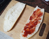 Foto del paso 2 de la receta: Bocadillo de lomo adobado con queso y cebolla frita con papas