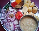 নতূন আলু দিয়ে ঝাল চিকেন র ঝোল (Natun aloo diye chicken r jhol recipe in Bengali) রেসিপি ধাপ - 3 ছবি