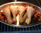 Foto del paso 3 de la receta: Muslitos de pollo al horno