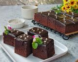 Foto langkah ke 6 dari resep Coklat Moist Cake aka Kek Coklat Ketagih.