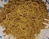 Foto langkah ke 3 dari resep Mie Goreng Chilli Oil.